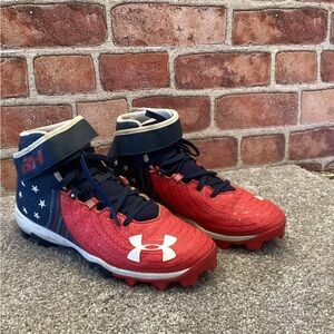 Under Armour Harper 4 mid Boys Youth baseball cleats size 5.5 y